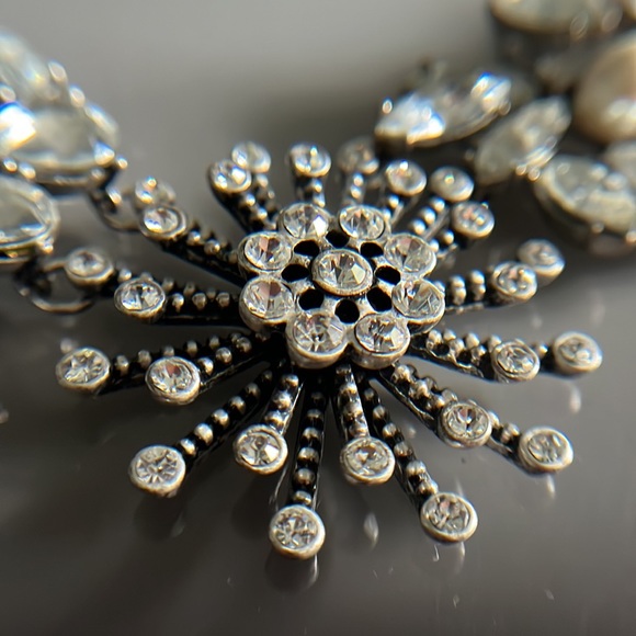 Banana Republic Vintage Silver Tone Rhinestone Pearl Choker Necklace - Picture 5 of 16